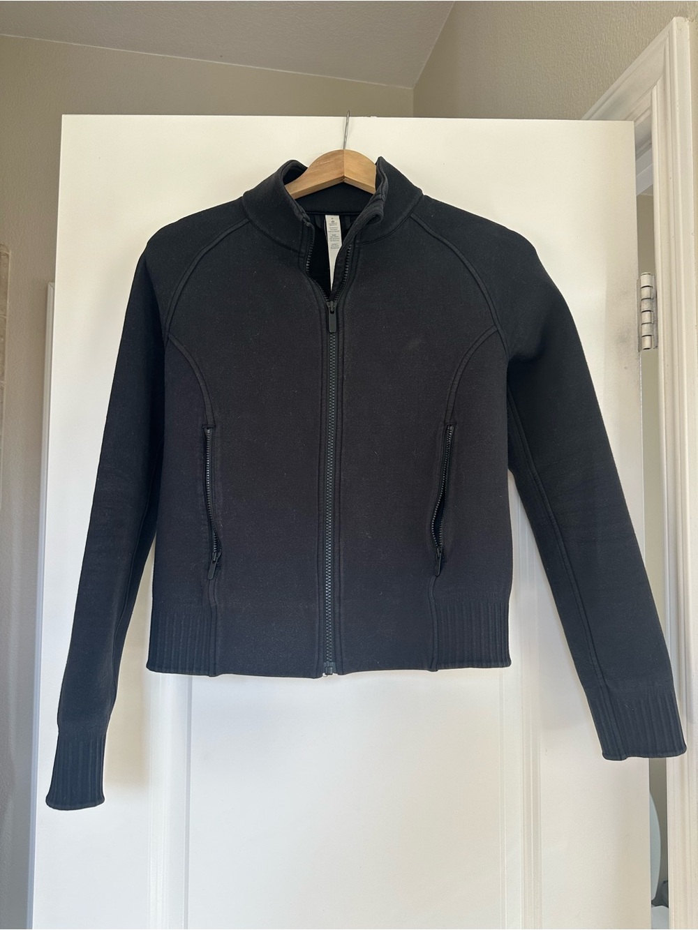 Lululemon athletic black bomber jacket